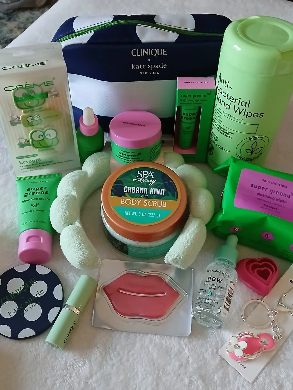 Clinique x Kate Spade x Creme Shop x Super Greens 16 PIECE Beauty Bundle & MORE!